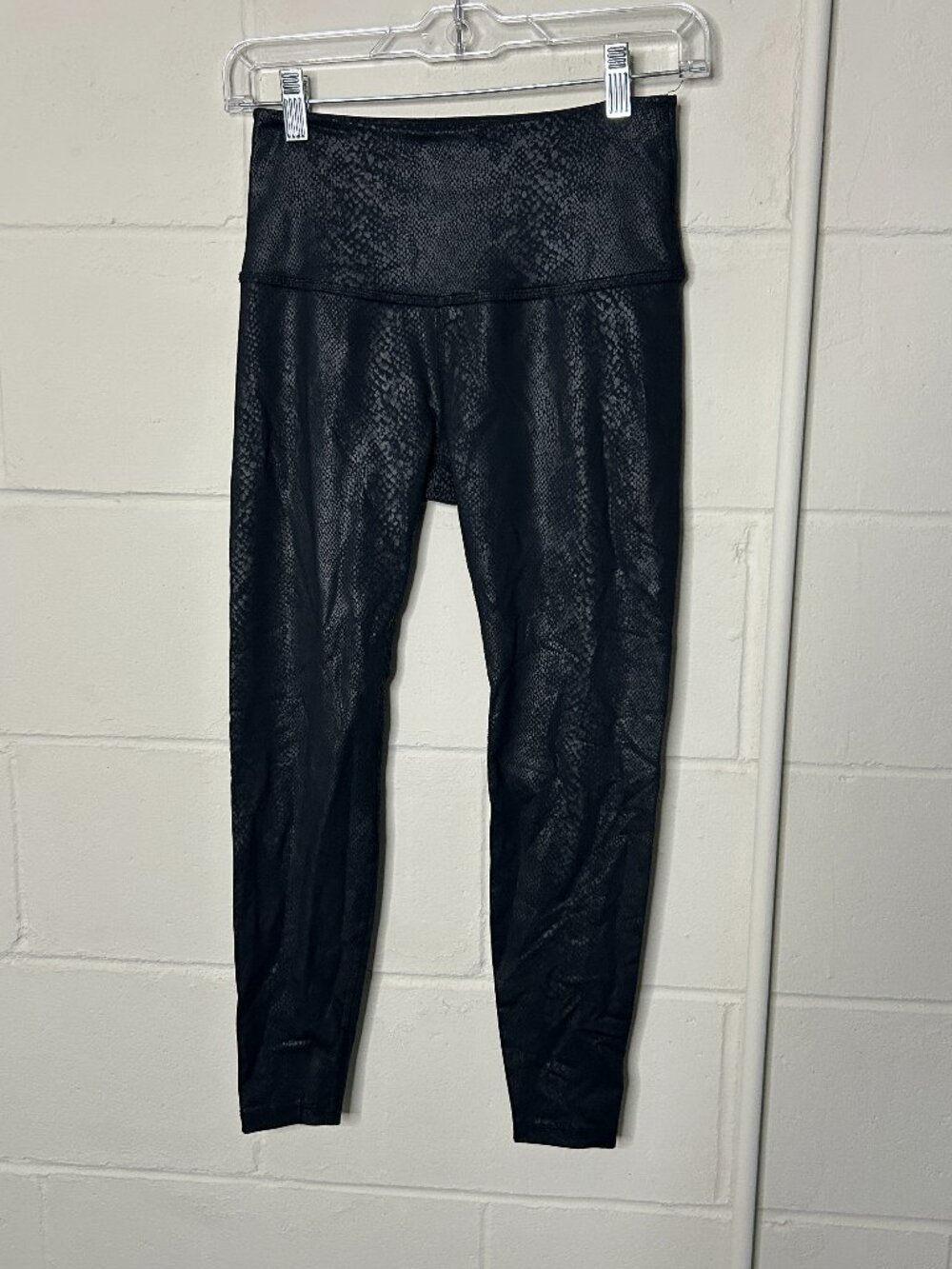 Beyond Yoga Leggings Womens Small Snake Serpent Cropped Mid Rise Yoga RUnning